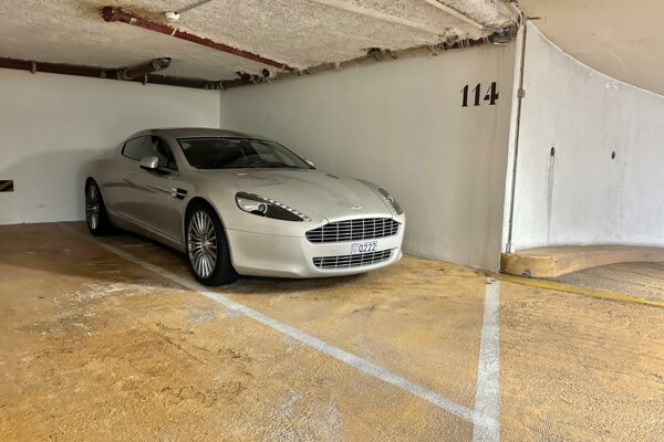 MONACO CARRÉ D'OR 2 PIECES EN USAGE MIXTE AVEC CAVE ET PARKING