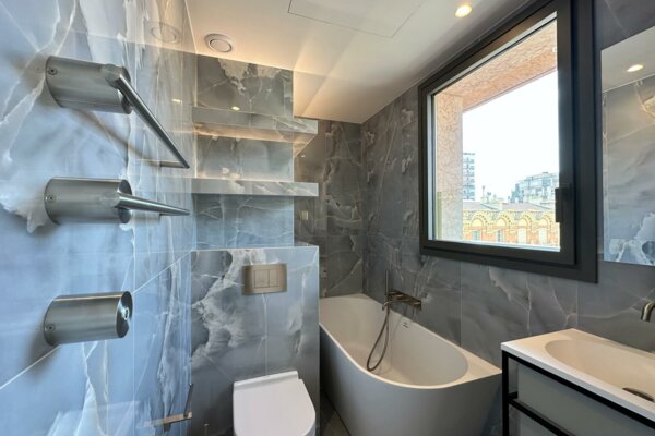 MONACO CENTRE RIVIERA PALACE 4 PIECES RENOVE MEUBLE MIXTE