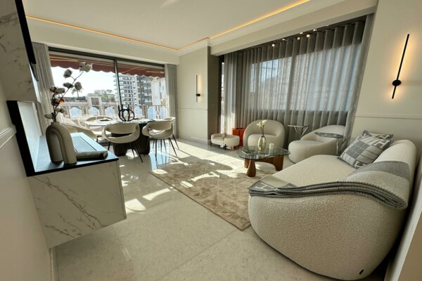 MONACO CENTRE RIVIERA PALACE 4 PIECES RENOVE MEUBLE MIXTE