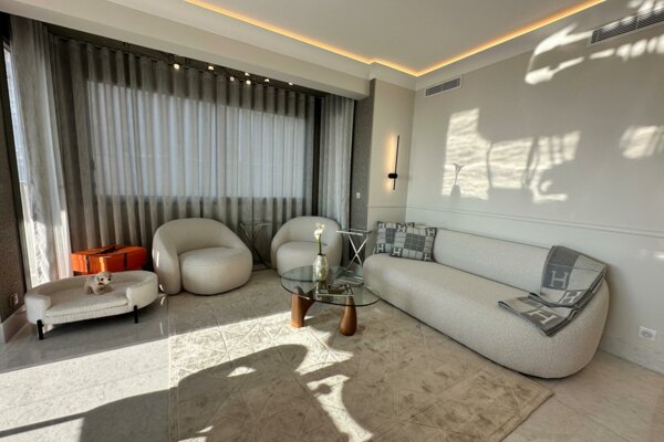 MONACO CENTRE RIVIERA PALACE 4 PIECES RENOVE MEUBLE MIXTE