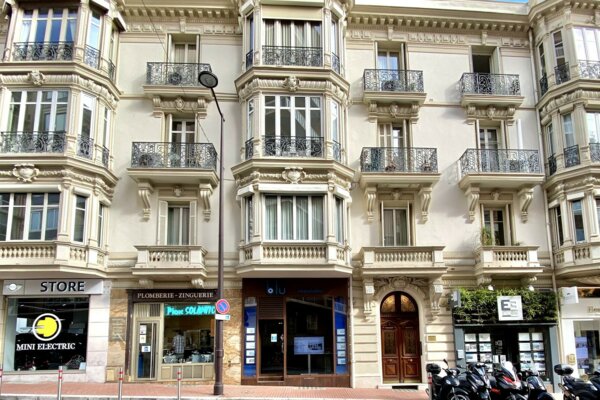 MONACO CENTRE MURS COMMERCIAUX LIBRES